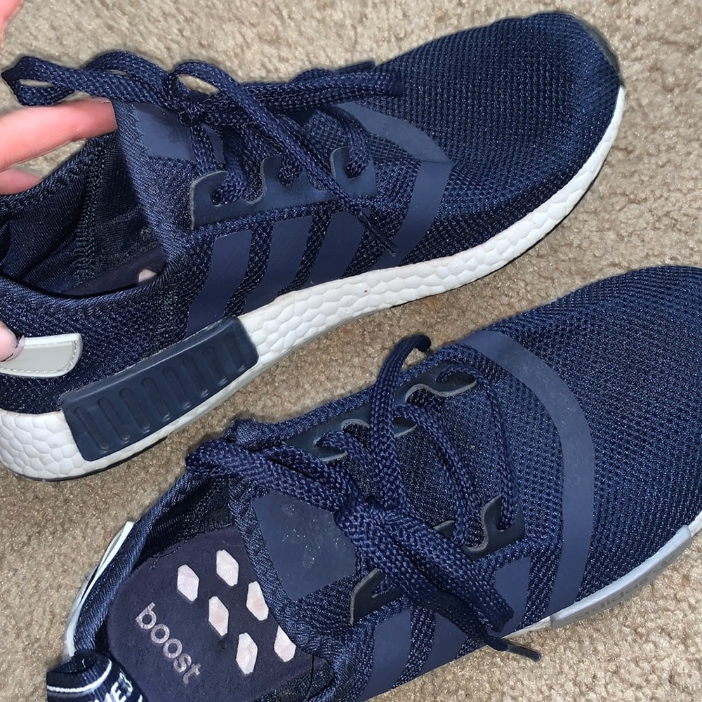 Navy adidas sneaker tennis shoes size 8